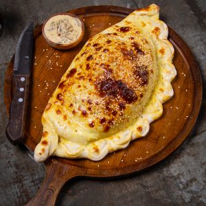 پیتزا کالزونه بیکن